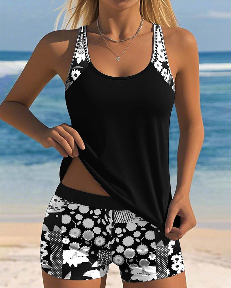 Della | Two-Piece Swimsuit with Comfortable Fit and Floral Beach Style