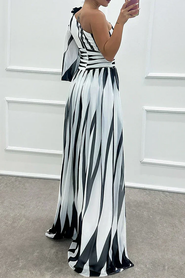 Leslie | Elegant Striped Maxi Dress with One Shoulder