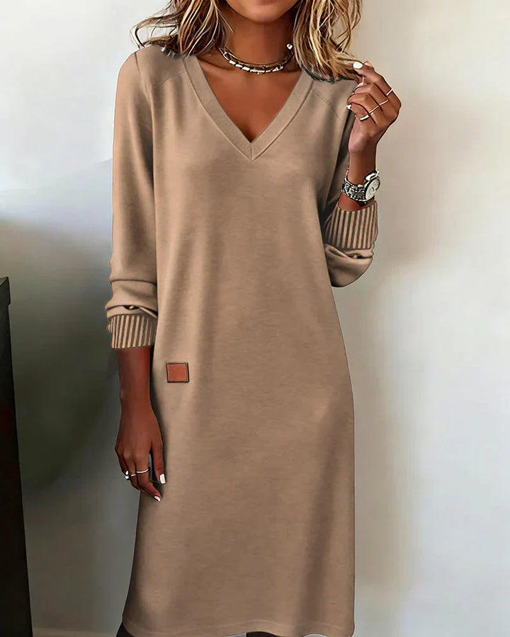 Nita – Cozy V-Neck Sweater Midi Dress
