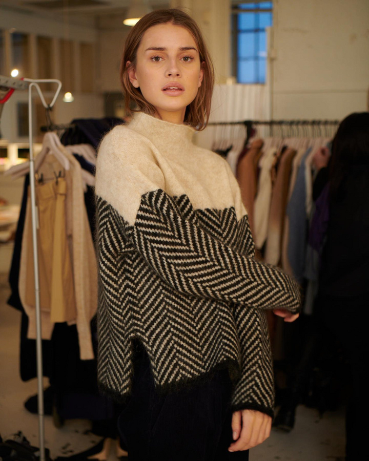 Rhonda – Herringbone Turtleneck Sweater