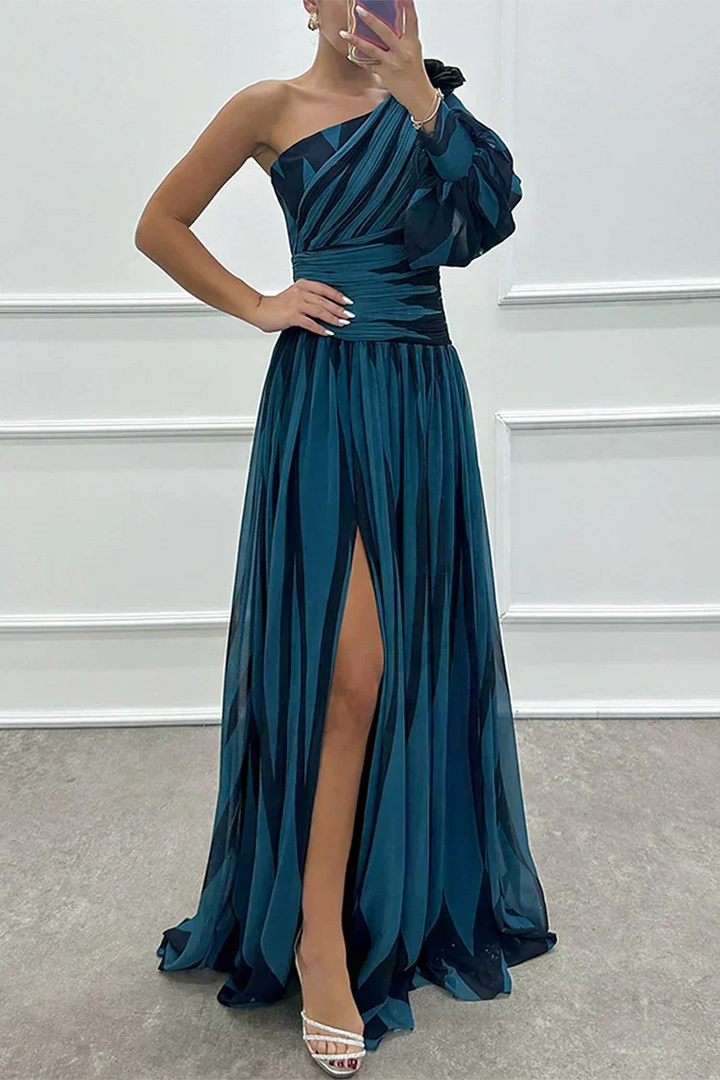 Leslie | Elegant Striped Maxi Dress with One Shoulder