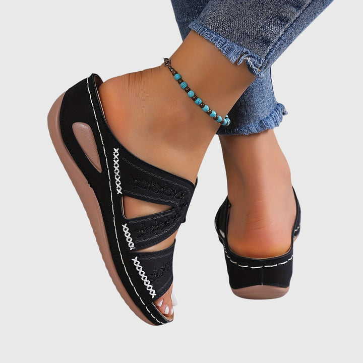 Revue | Lightweight Orthopedic Sandals