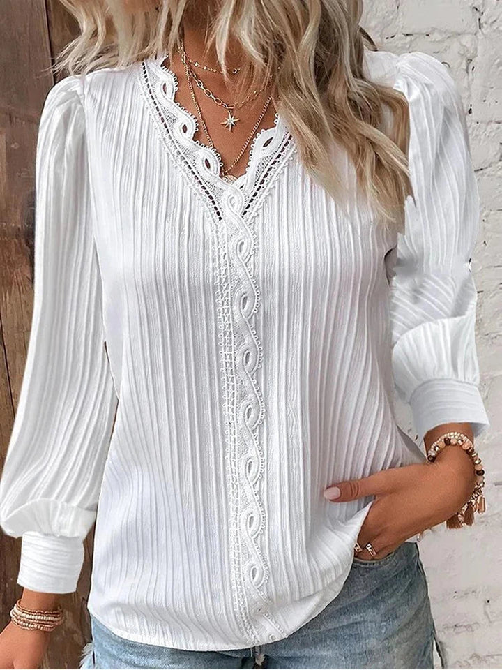 Lylah | Blouse with Chiffon and Lace Details
