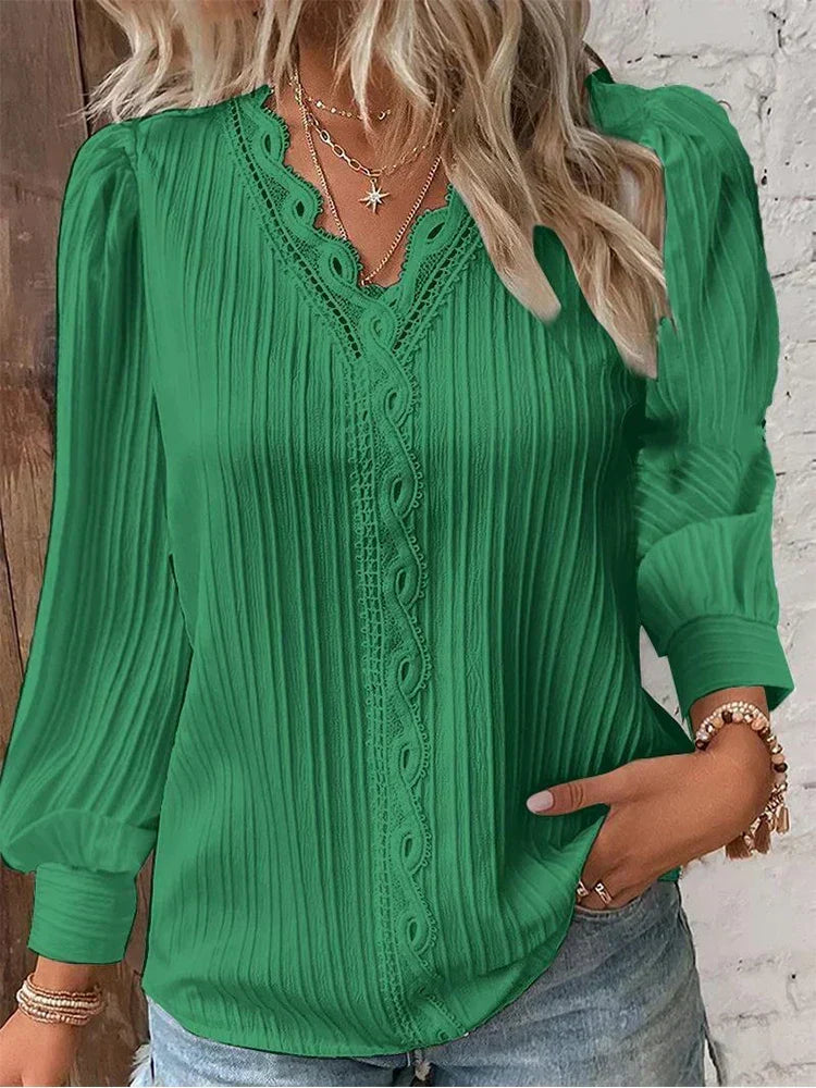 Lylah | Blouse with Chiffon and Lace Details