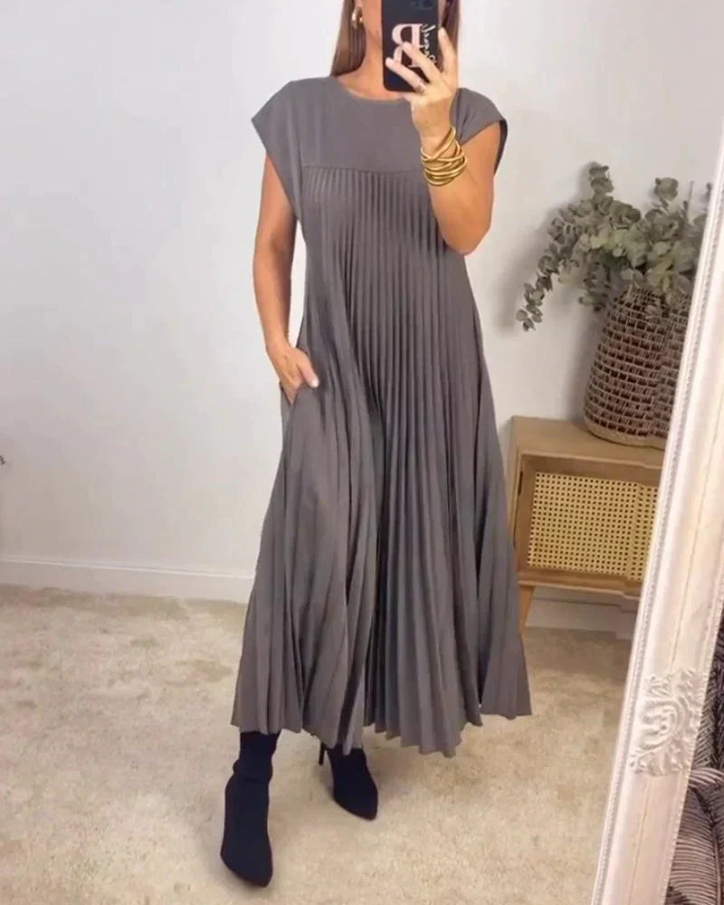 Samiya | Sleeveless Pleated Dress