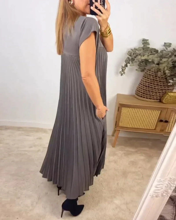 Samiya | Sleeveless Pleated Dress