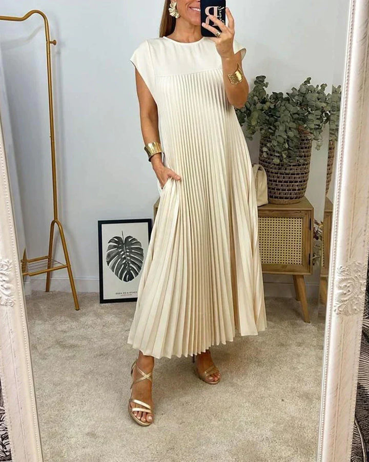 Samiya | Sleeveless Pleated Dress