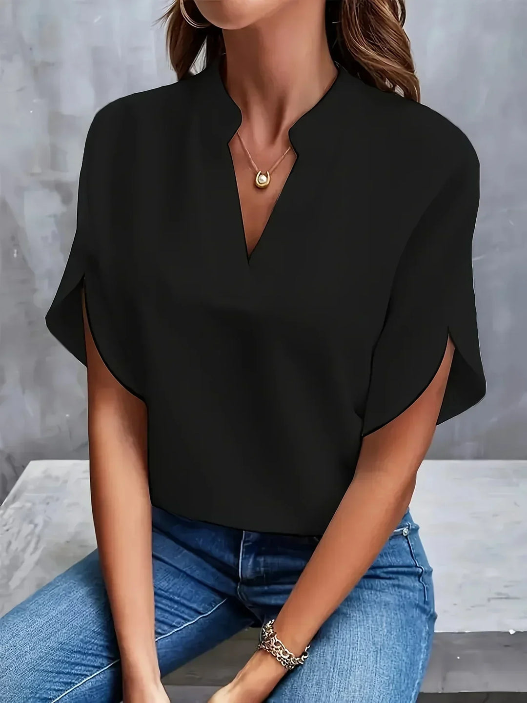 Chiara | Sophisticated Blouse with Tailored Design