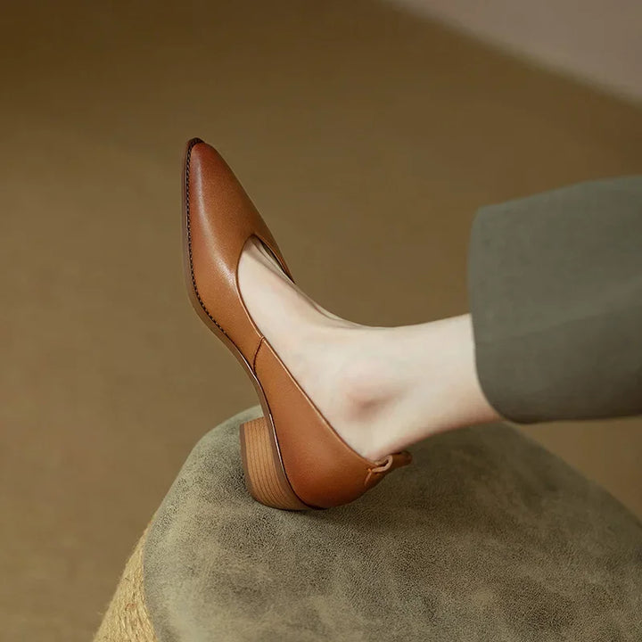 Mollie | Classic Pumps