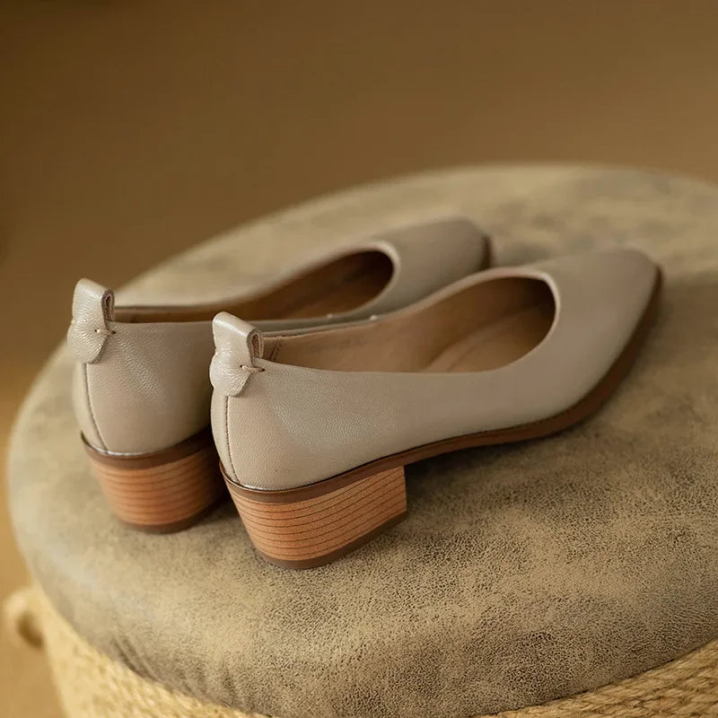 Mollie | Classic Pumps