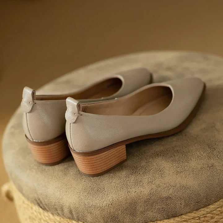 Mollie | Classic Pumps