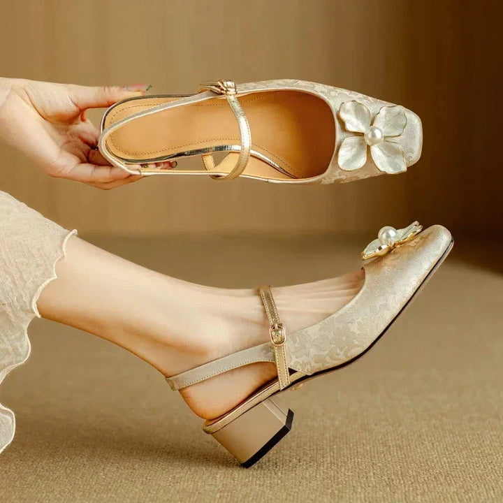 Brooks | Elegant Pumps