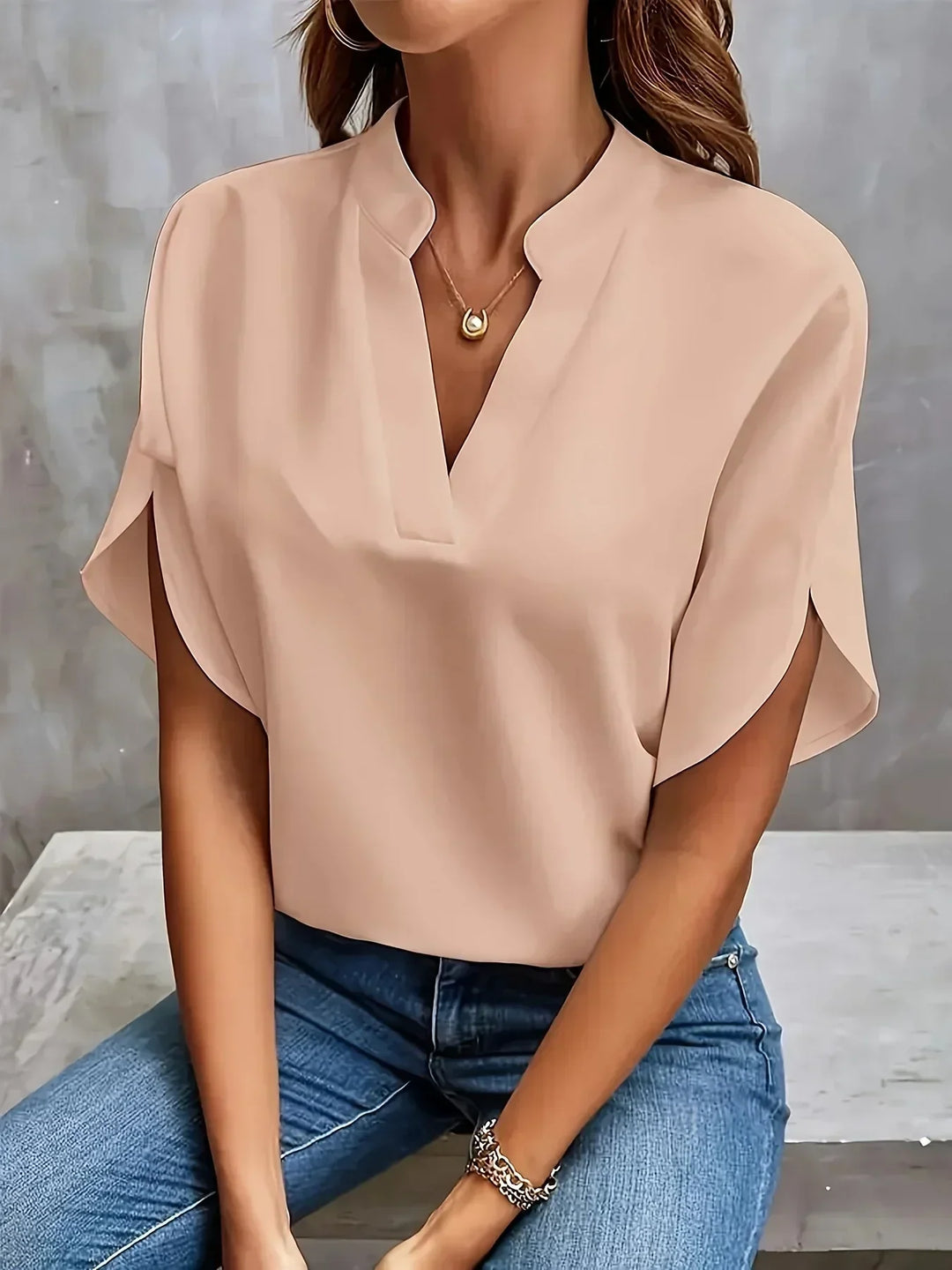 Chiara | Sophisticated Blouse with Tailored Design
