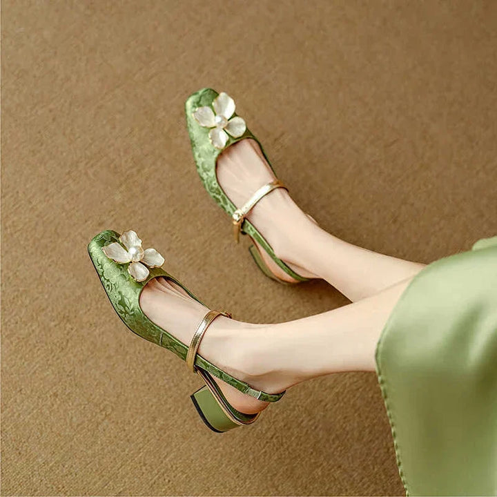 Brooks | Elegant Pumps