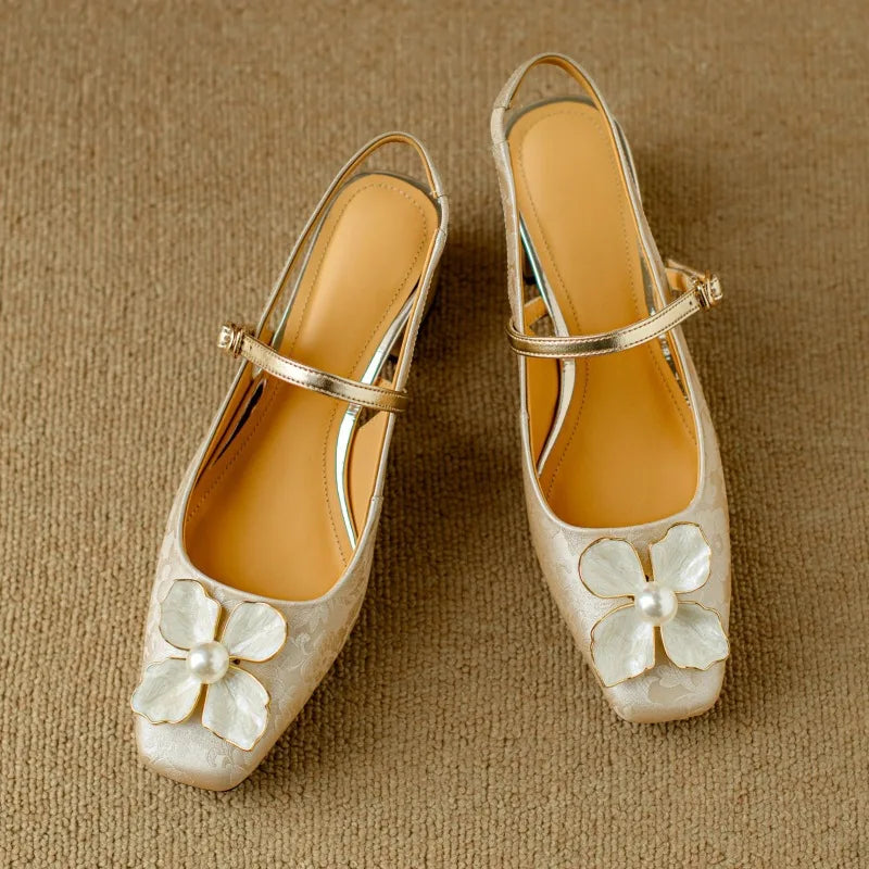 Brooks | Elegant Pumps