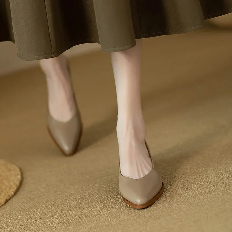 Mollie | Classic Pumps