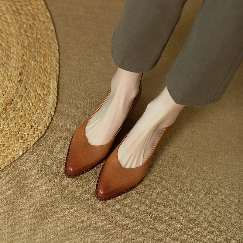 Mollie | Classic Pumps