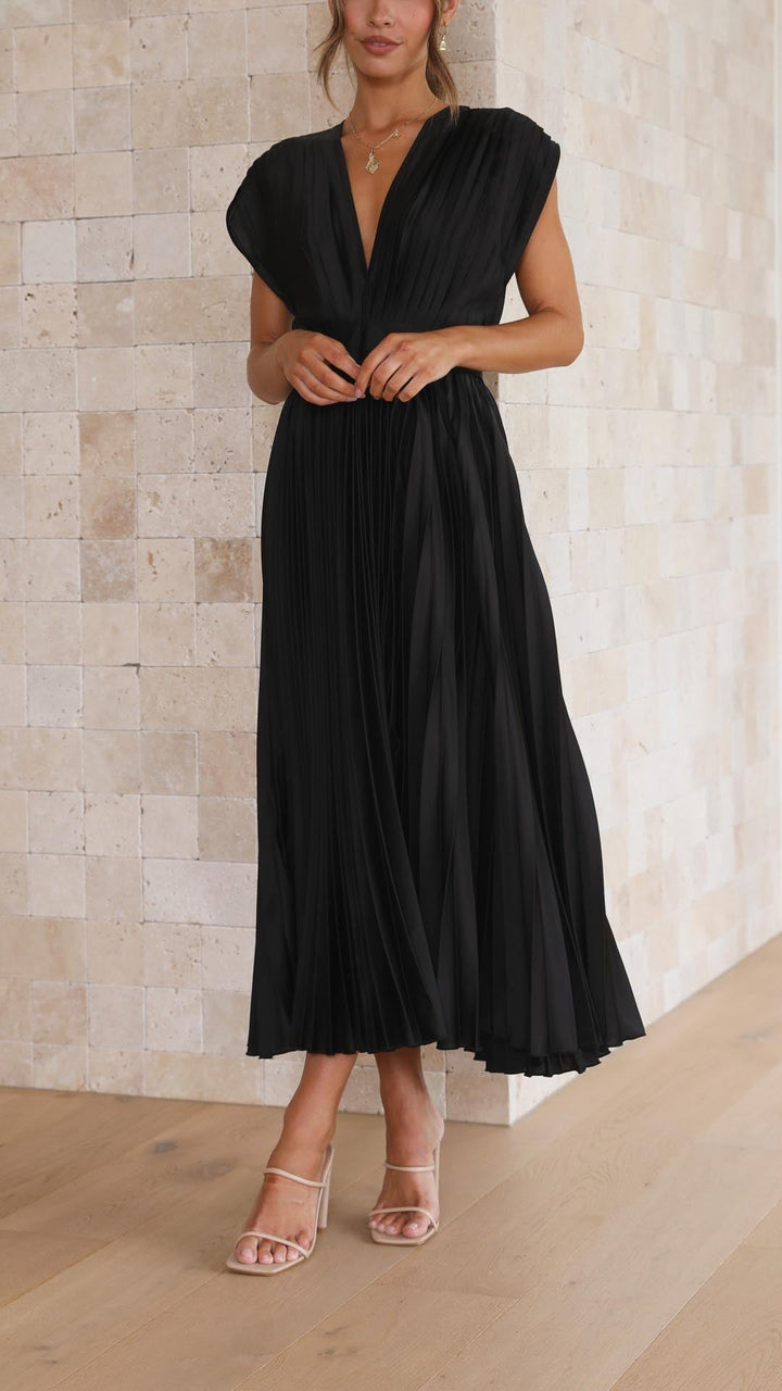 Suki | Elegant Pleated Maxi Dress