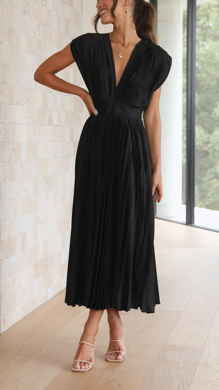 Suki | Elegant Pleated Maxi Dress