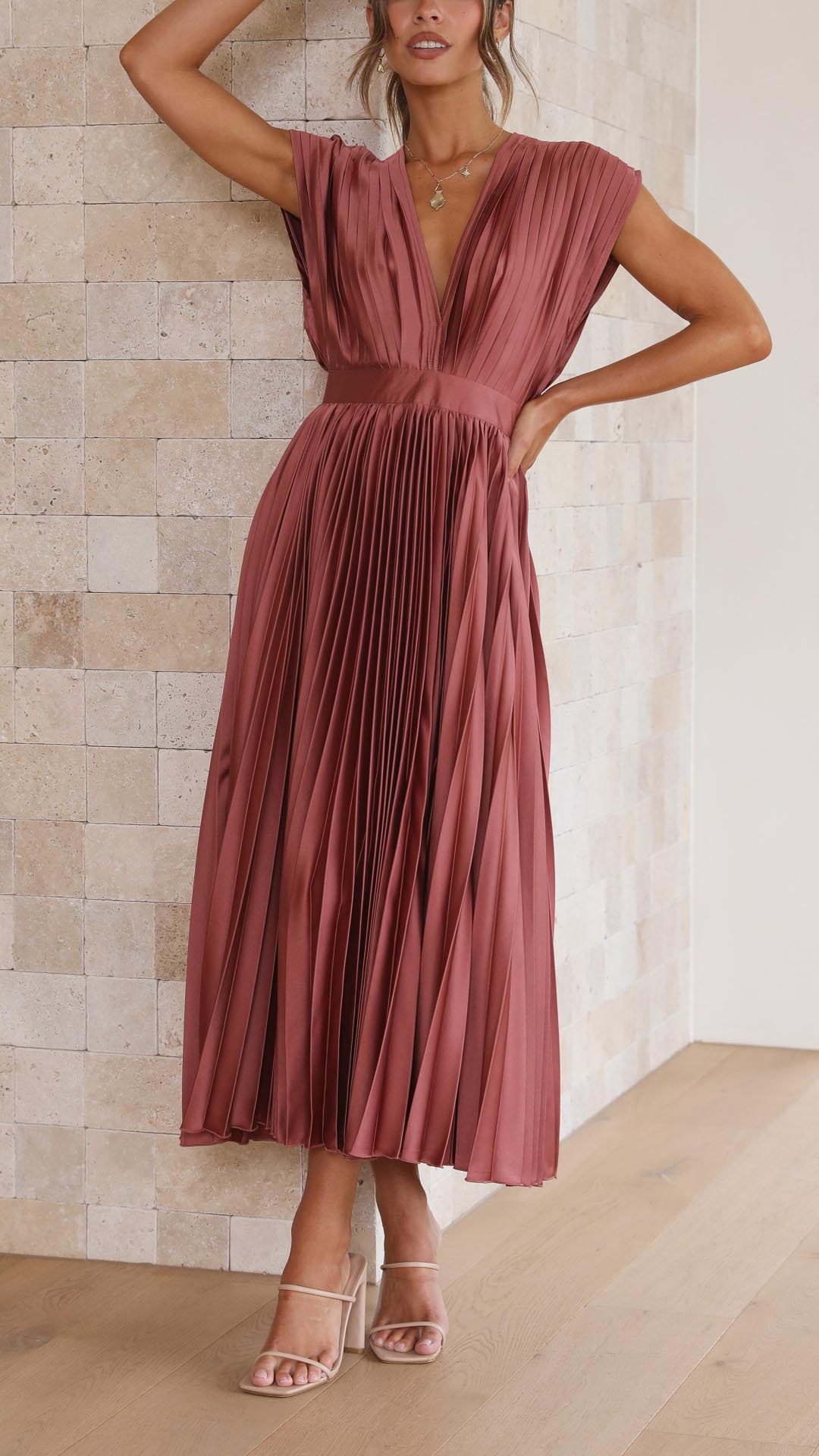 Suki | Elegant Pleated Maxi Dress