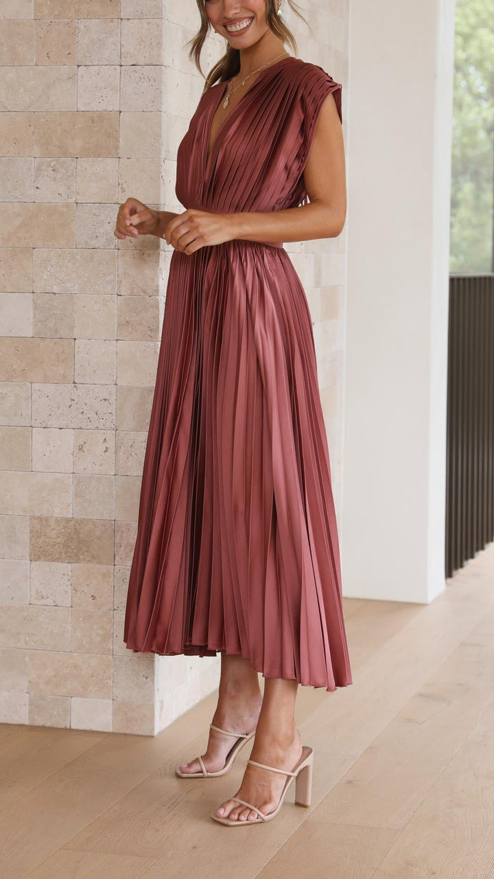 Suki | Elegant Pleated Maxi Dress