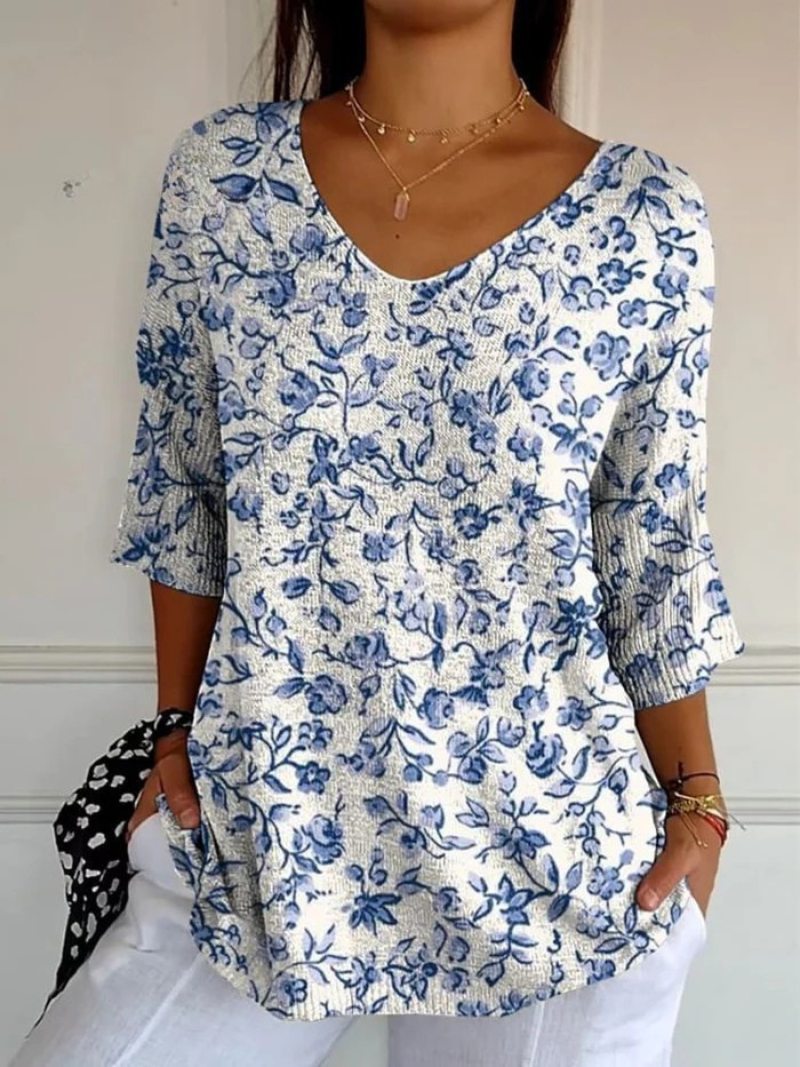 Lauren | Small Blue Flowers Print Casual Pullover Knit