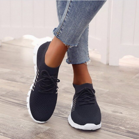 Yolanda – Lightweight Lace-Up Orthopedic Sneakers