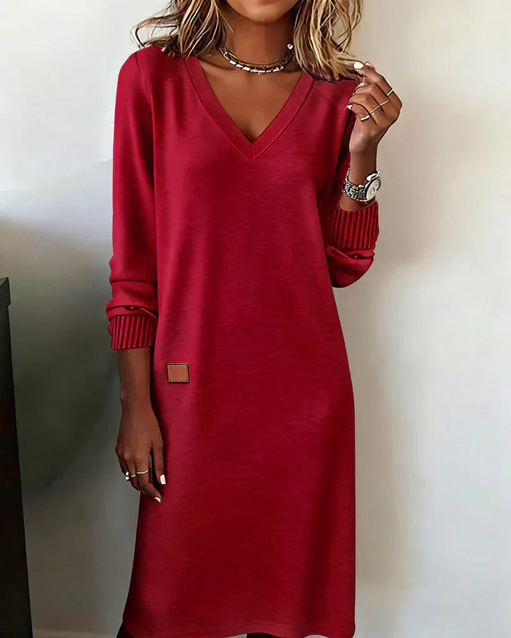 Nita – Cozy V-Neck Sweater Midi Dress