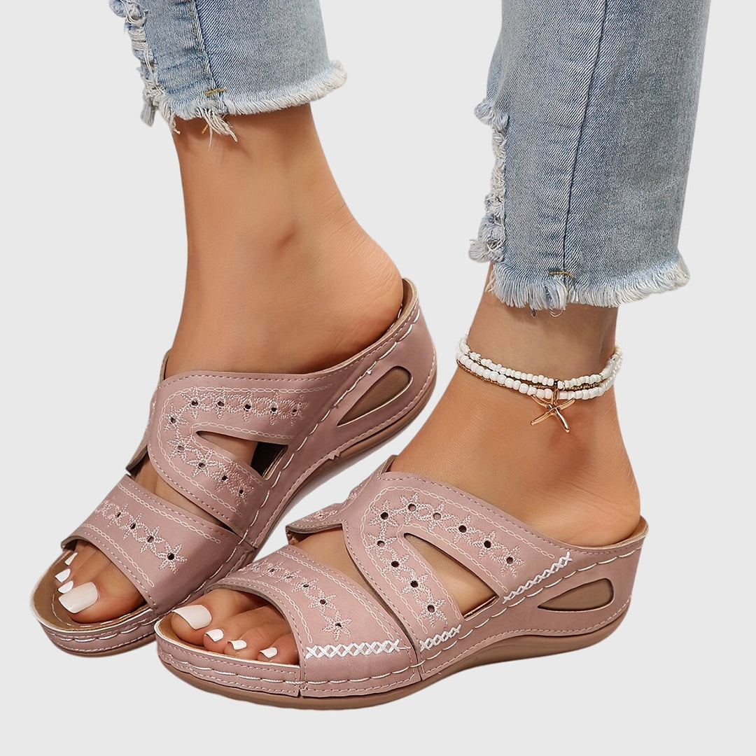 Revue | Lightweight Orthopedic Sandals