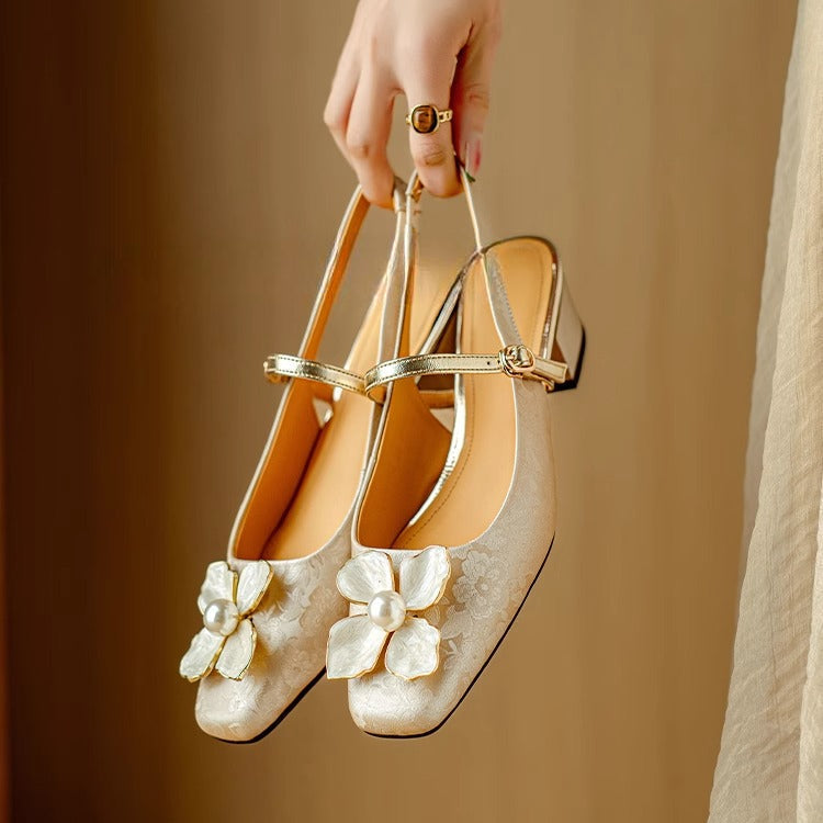 Brooks | Elegant Pumps