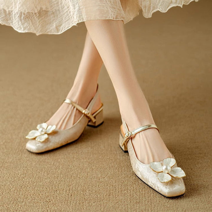 Brooks | Elegant Pumps