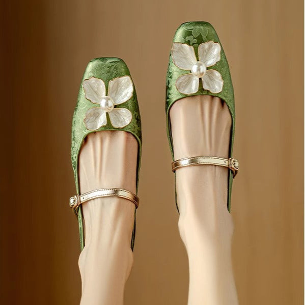 Brooks | Elegant Pumps