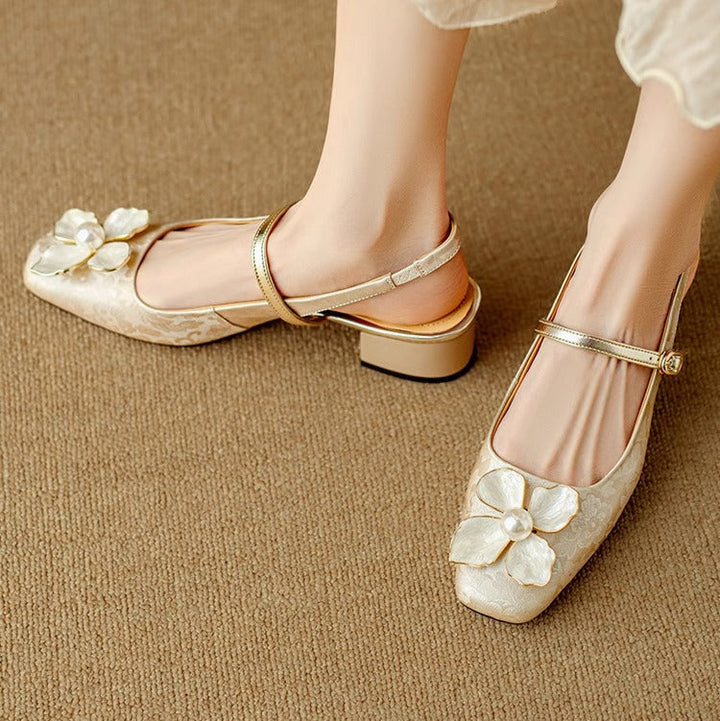 Brooks | Elegant Pumps