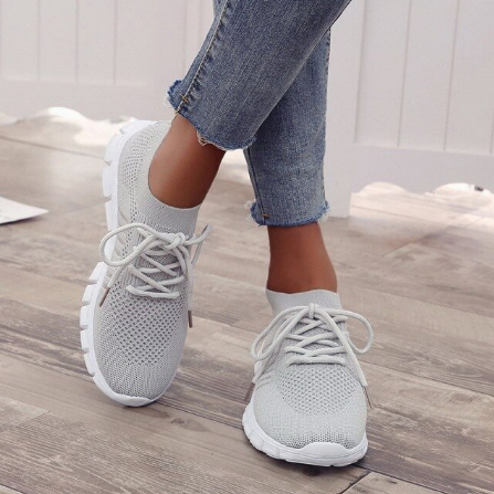 Yolanda – Lightweight Lace-Up Orthopedic Sneakers