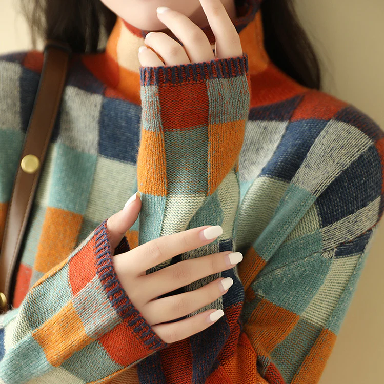 Faye – Retro Check Turtleneck Sweater