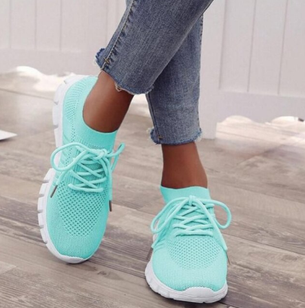Yolanda – Lightweight Lace-Up Orthopedic Sneakers